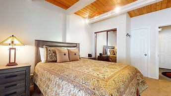 Villa De Los Pinos - Year-round Activities, Nearby Shopping & Restaura