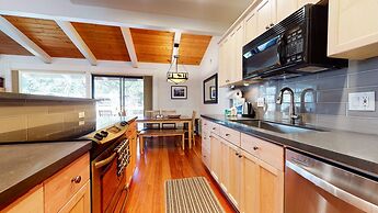 Villa De Los Pinos - Year-round Activities, Nearby Shopping & Restaura