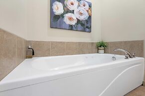 The Gathering Place - Minutes to 61-acre Theme Park