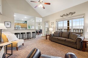 The Gathering Place - Minutes to 61-acre Theme Park