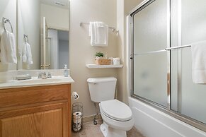 The Gathering Place - Minutes to 61-acre Theme Park