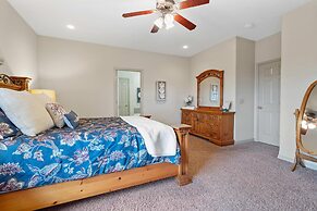 The Gathering Place - Minutes to 61-acre Theme Park