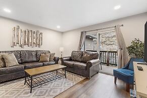 Rockwall Cottage - In the Heart of Branson!