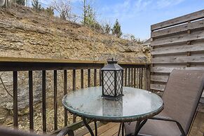 Rockwall Cottage - In the Heart of Branson!