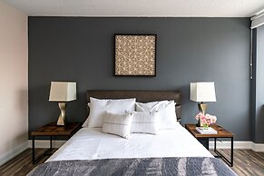 The Luckman Apartments By Barsala