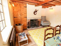 19 Clatterford Shute