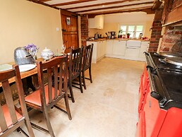 19 Clatterford Shute