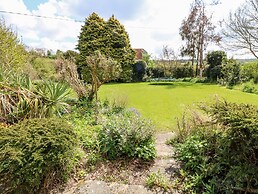 19 Clatterford Shute