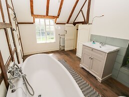 19 Clatterford Shute