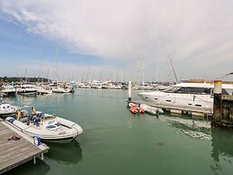 19 Clatterford Shute