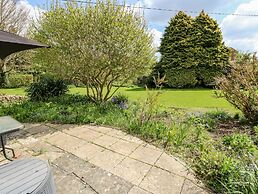 19 Clatterford Shute