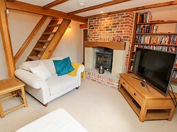 19 Clatterford Shute