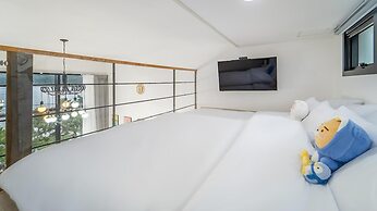 Yeosu Sea&blue Family Pension