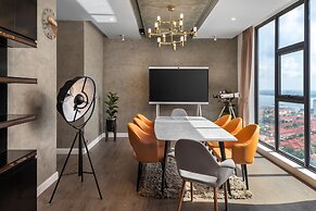 THE PENINSULA PHNOM PENH