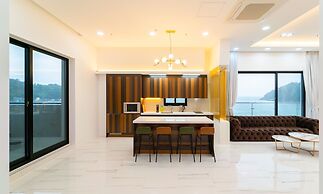 Blue Mango Pool Villa & Resort