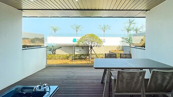 Blue Mango Pool Villa & Resort