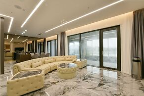 Blue Mango Pool Villa & Resort