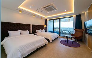 Blue Mango Pool Villa & Resort