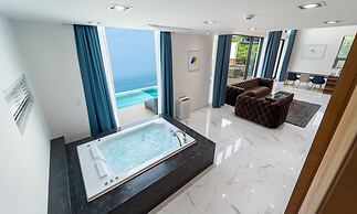 Blue Mango Pool Villa & Resort