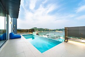 Blue Mango Pool Villa & Resort