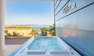 Blue Mango Pool Villa & Resort