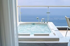 Blue Mango Pool Villa & Resort