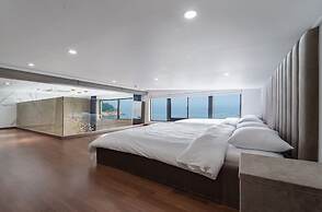 Blue Mango Pool Villa & Resort