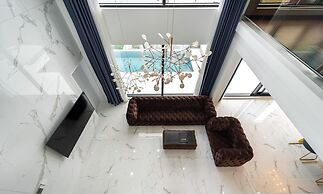 Blue Mango Pool Villa & Resort