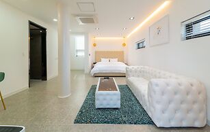 Blue Mango Pool Villa & Resort