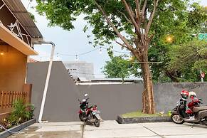 Taman Daun Tenggilis DI KOPII