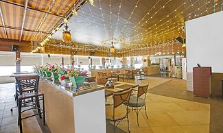 Treebo Premium Arista