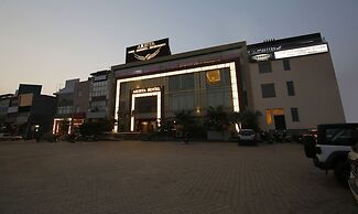 Treebo Premium Arista