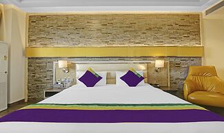 Treebo Premium Arista