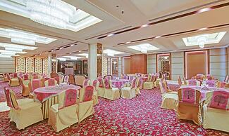 Treebo Premium Arista