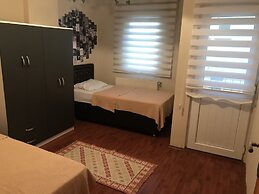 Karabina Green Apart