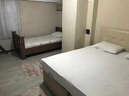 Karabina Green Apart