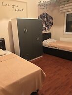 Karabina Green Apart