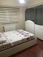 Karabina Green Apart