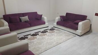 Karabina Green Apart