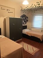 Karabina Green Apart