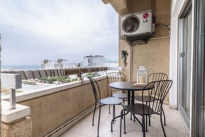 Sea-Esta Seaview Apartment