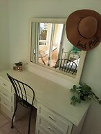 Sea-Esta Seaview Apartment