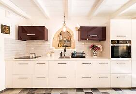 Last Century Residence With Jacuzzi