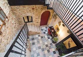 Last Century Residence With Jacuzzi