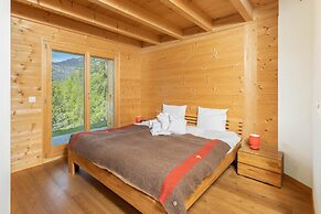 Crystal de Neige Luxury Chalet Spa & Jacuzzi