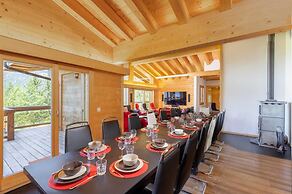 Crystal de Neige Luxury Chalet Spa & Jacuzzi