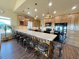 Belle Vue 3 Bedroom Home by RedAwning