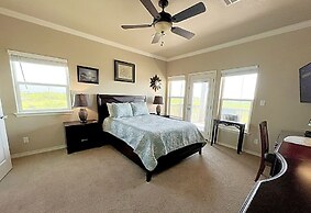 Belle Vue 3 Bedroom Home by RedAwning