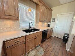 Belle Vue 3 Bedroom Home by RedAwning