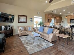 Belle Vue 3 Bedroom Home by RedAwning